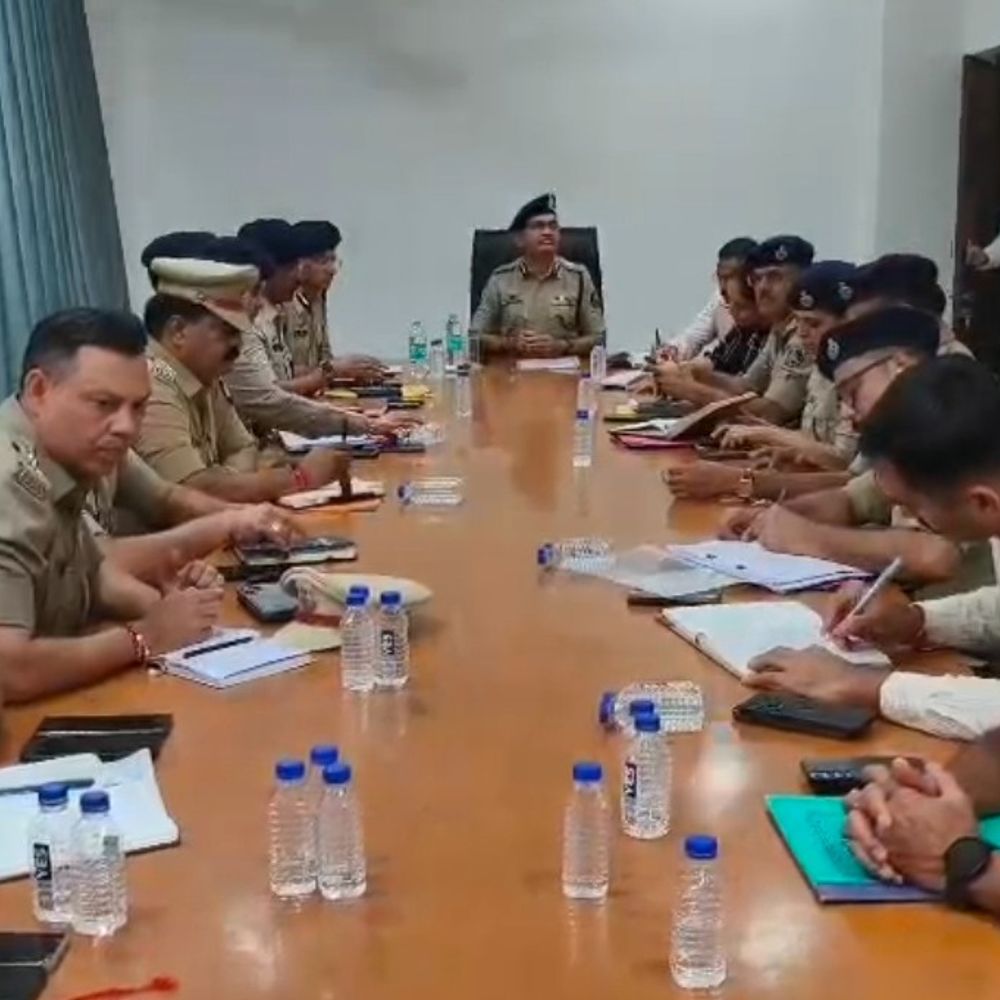 ગણેશોત્સવને લઈને વડોદરા પોલીસ એલર્ટ:સ્થાપનથી લઈને વિસર્જન યાત્રા માટે ખાસ આયોજન, 1 JCP, 8 DCP, 13 ACP, 200 PI અને PSI સહિત 2,500થી વધુ પોલીસ કર્મચારીઓ તૈનાત રહેશે