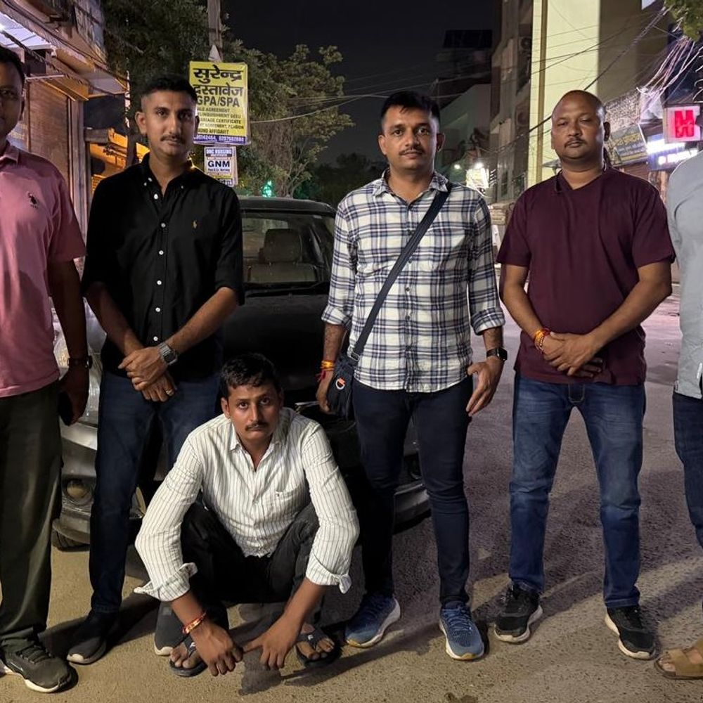 વડોદરા ક્રાઈમ બ્રાન્ચ અને દિલ્હી સ્પેશિયલ સેલનું સંયુક્ત ઓપરેશન:વડોદરાના વેપારી પાસે 10 કરોડની ખંડણી માગનાર રોહિત ગોદારા ગેંગનો સાગરીત દિલ્હીથી ઝડપાયો, પાર્ક કરેલી કારની ડેકીમાંથી 4 કરોડનું હેરોઈન જપ્ત કરાયું