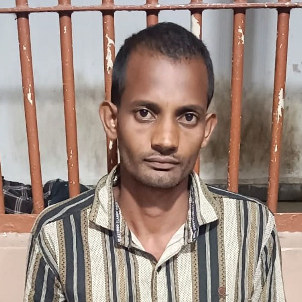 વલસાડના ડુંગરી હાઇવે પર લક્ઝરી બસમાંથી ચોરી કરનાર ઝડપાયો:મધ્યપ્રદેશના તસ્કર પાસેથી ₹1.57 લાખનો મુદ્દામાલ જપ્ત