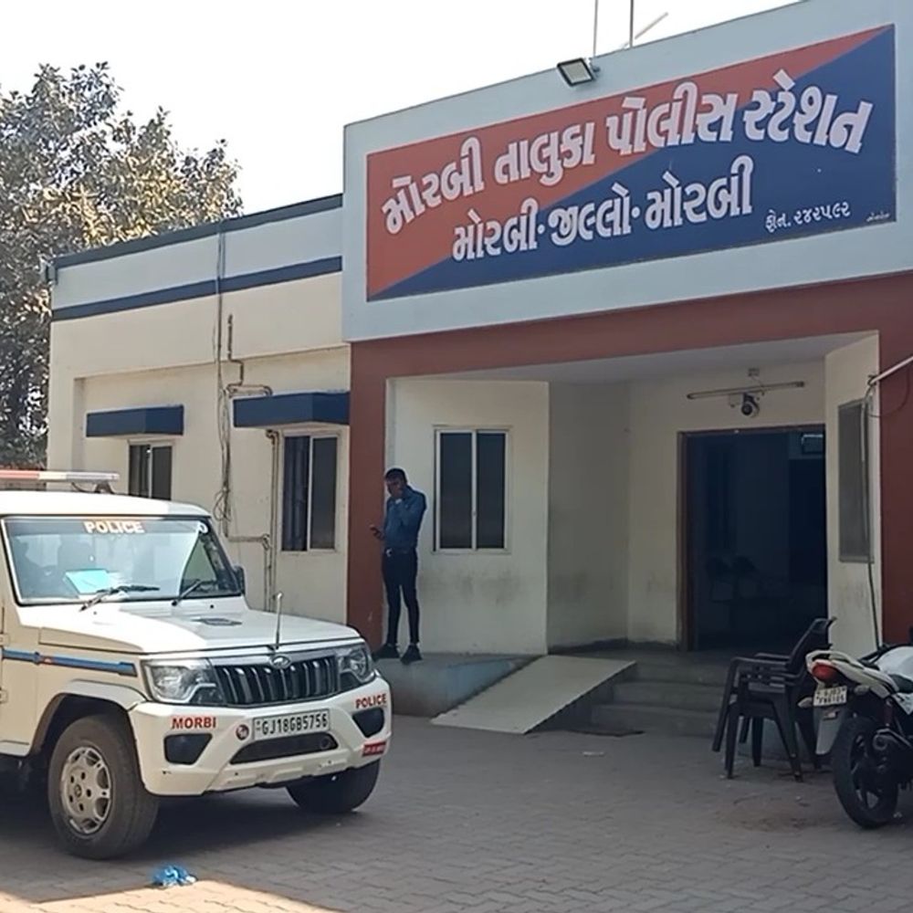 મોરબીમાં ત્રણ અલગ-અલગ ઘટનામાં 3 લોકોના મોત:યુવતીએ આપઘાત કર્યો, બે યુવાનના પતરા પરથી પડતાં અને કેનાલમાં ડૂબી જવાથી મોત