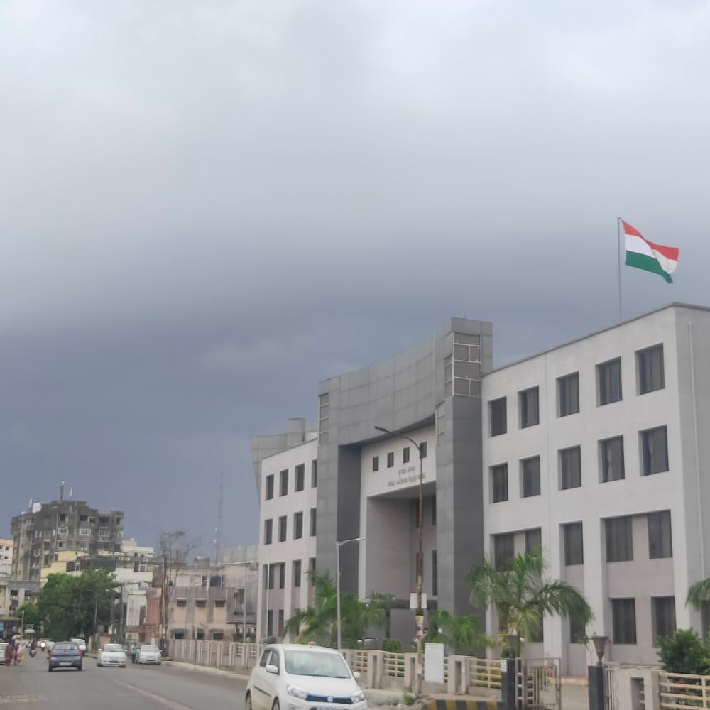 વલસાડમાં મકાન-દુકાન ભાડે આપનારાઓ માટે નવો નિયમ:20 દિવસમાં ભાડૂઆતની વિગતો પોલીસ સ્ટેશનમાં આપવી ફરજિયાત, નહીંતર કાર્યવાહી
