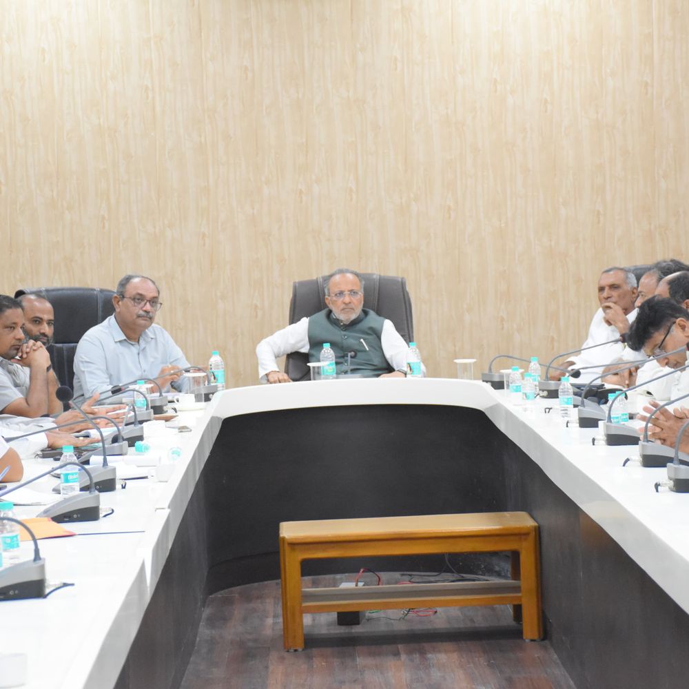 પોરબંદરમાં વનમંત્રીની અધ્યક્ષતામાં PGVCLની બેઠક