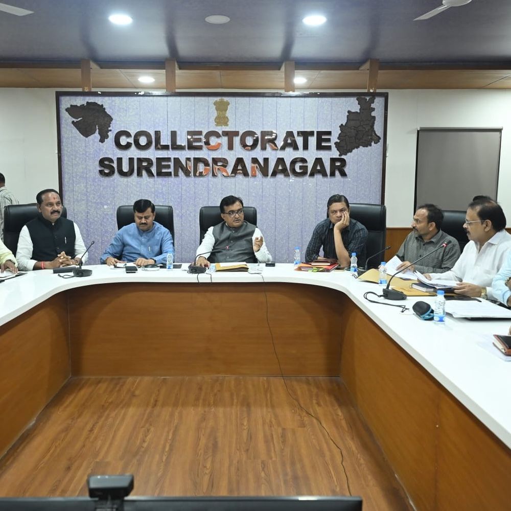 સુરેન્દ્રનગરમાં 'સેવા સંકલ્પ અભિયાન-2026'ની પૂર્વ તૈયારી બેઠક યોજાઈ:17 સપ્ટેમ્બરથી 17 ઓક્ટોબર સુધી ચાલનારા અભિયાનની કલેક્ટર કચેરીમાં સમીક્ષા