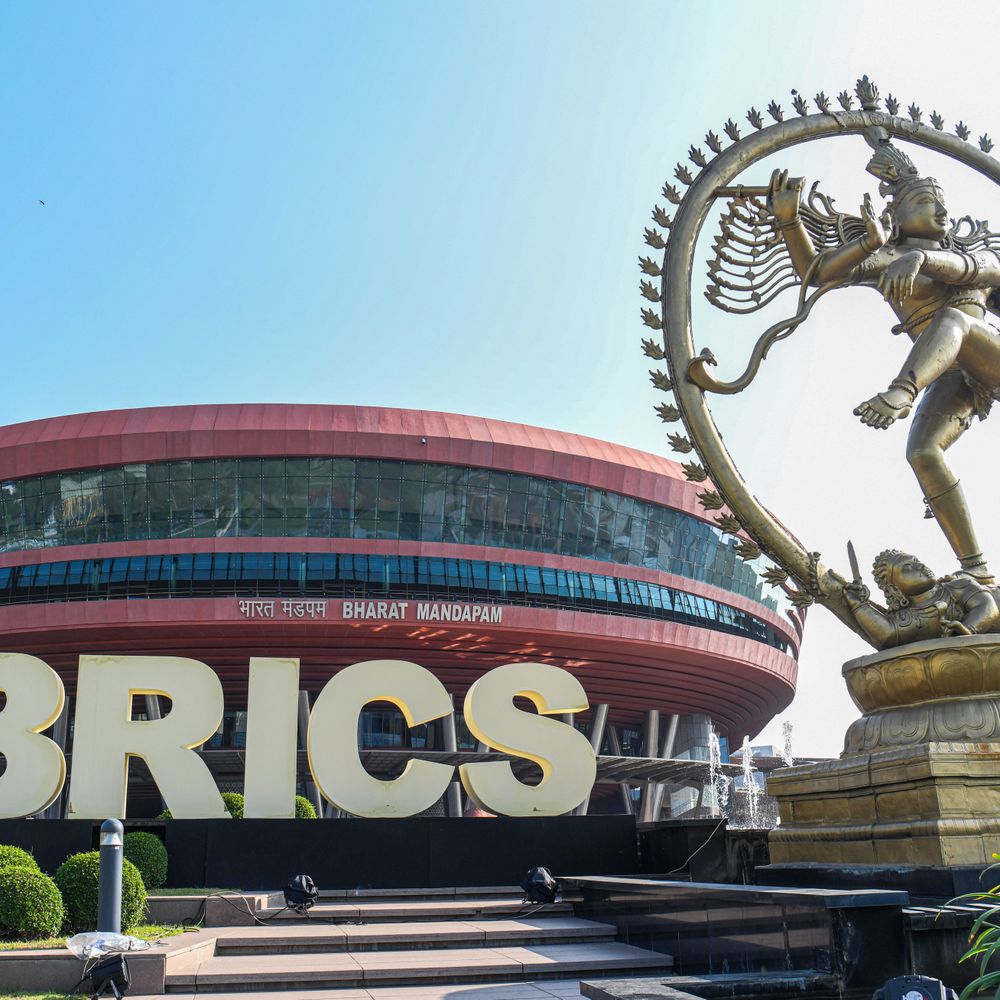 BRICSના વેજ ડિનર મેનૂ પર રાહુલે સવાલ ઉઠાવ્યો:કિરણ રિજિજુ બોલ્યા- દુનિયાભરના નેતાઓને ભારતીય ભોજન પસંદ આવ્યું, કોંગ્રેસ તેના પર રાજનીતિ કરી રહી છે