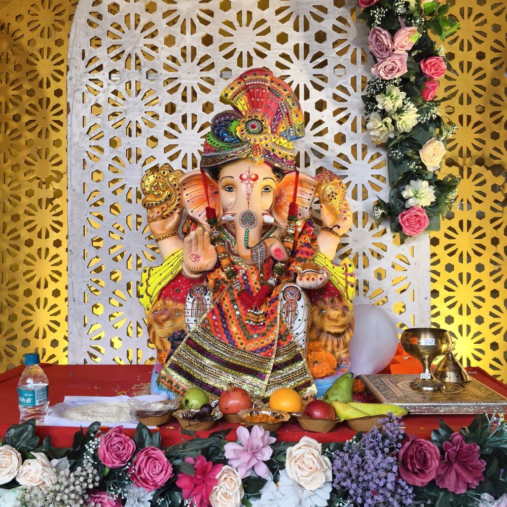 હિંમતનગર સિવિલ હોસ્પિટલમાં નવમા વર્ષે ગણેશજીનું સ્થાપન:નાસિક ઢોલના તાલે શોભાયાત્રા નીકળી, 20 સપ્ટેમ્બરે કેમ્પસમાં જ ઇકો ફ્રેન્ડલી મૂર્તિનું વિસર્જન થશે