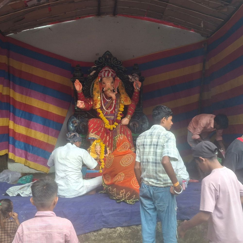 કદવાલ ગામમાં શ્રીજીની મૂર્તિ સ્થાપના કરાઈ:સાર્વજનિક ગણેશ મહોત્સવ શરૂ, ભાવિક ભક્તોએ પૂજા-આરતીનો લાભ લીધો