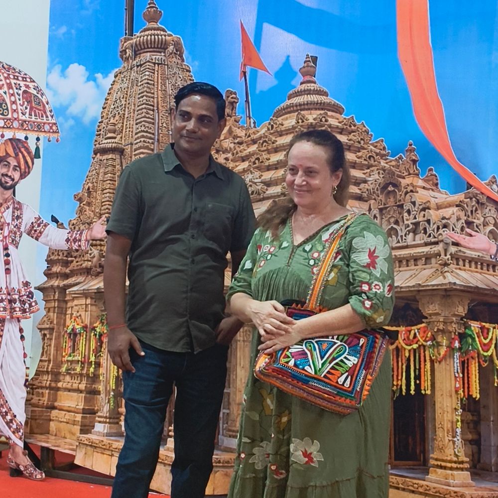 તરણેતરના મેળાના રંગે ફ્રેંચ પ્રવાસી માર્ટિન રંગાયા:ગુજરાતી સંસ્કૃતિના વખાણ કર્યા, કહ્યું, 'સમૃદ્ધ સંસ્કૃતિ માણવાની ઈચ્છા પૂરી થઈ'