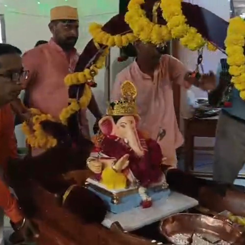 પાટણમાં 149મા ગણેશ મહોત્સવનો દબદબાભેર પ્રારંભ:શ્રીજીને વાજતે ગાજતે પાલખીમાં લવાયા, ગજાનન વાડી ખાતે સ્થાપન કરાયું