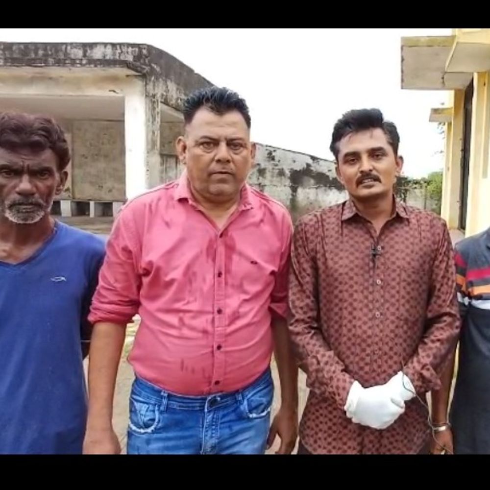 કારિયાણી રોડ પર મળેલા બિનવારસી મૃતદેહના અંતિમ સંસ્કાર:સેવાભાવી લોકોની હાજરીમાં જોરાવરનગર પોલીસે કર્યા, માનવતાનું ઉદાહરણ પૂરું પાડ્યું