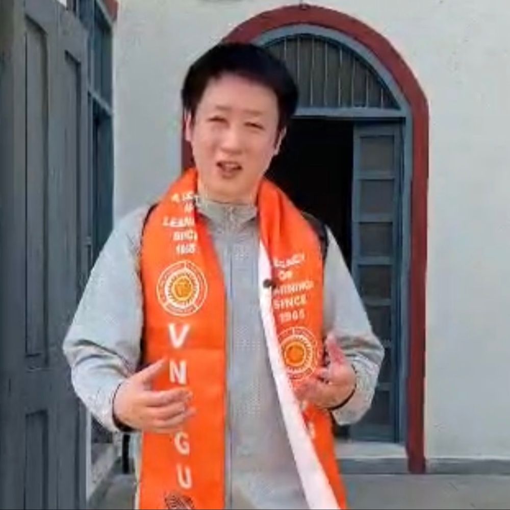 નર્મદ બદલાયા કેમ?:'મહારાજ' ફિલ્મમાં જે ન દેખાયું તેની શોધમાં જાપાનથી સુરત આવ્યા સંશોધક, VNSGUની મુલાકાત લીધી