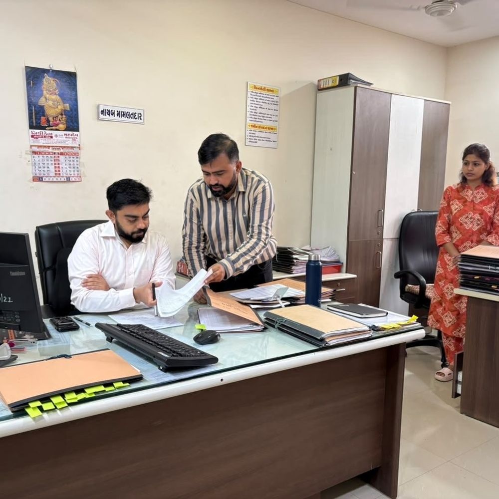 મોરબી કલેક્ટરે કચેરીની શાખાઓ તપાસી, પેન્ડિંગ અરજીઓનો નિકાલ કરવા સૂચના:બિનખેતી, મેજિસ્ટિરિયલ શાખા અને ઈ-સરકાર, iORA પોર્ટલની કામગીરીની સમીક્ષા કરી