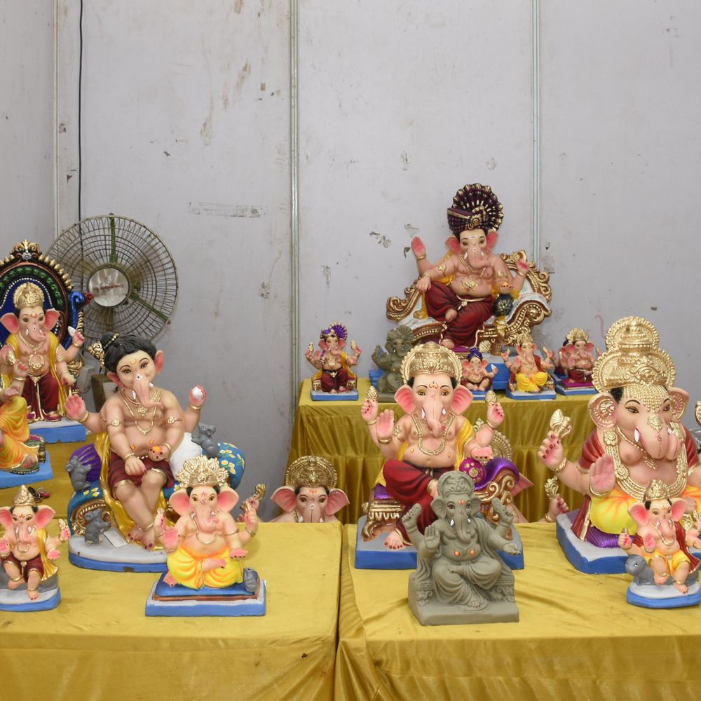 બાપ્પાના ચરણોમાં ચડેલા ફૂલો હવે કચરામાં નહીં જાય:સુરતના વિવિધ પંડાલોમાંથી નજીકની વોર્ડ ઓફિસો ખાતે ફૂલો જમા લેવા માટે ખાસ વ્યવસ્થા ગોઠવાશે