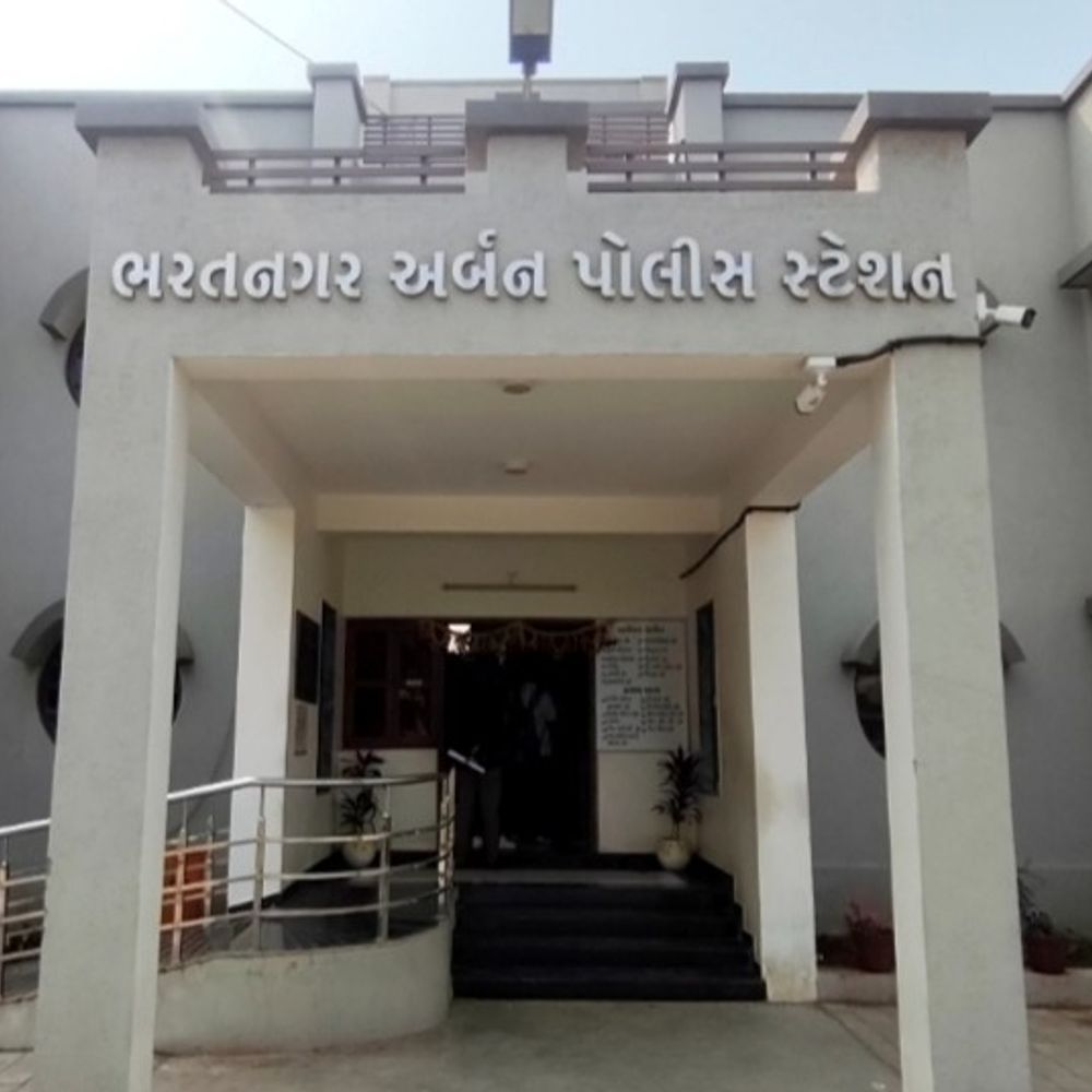 ભરતનગરના યુવકને બે શખસે કારમાં ઉઠાવી જઈને માર માર્યો:રીંગ રોડ પર ઊતારી બંને ફરાર, યુવકને સારવારમાં ખસેડાયો; પોલીસ ફરિયાદ નોંધાઈ