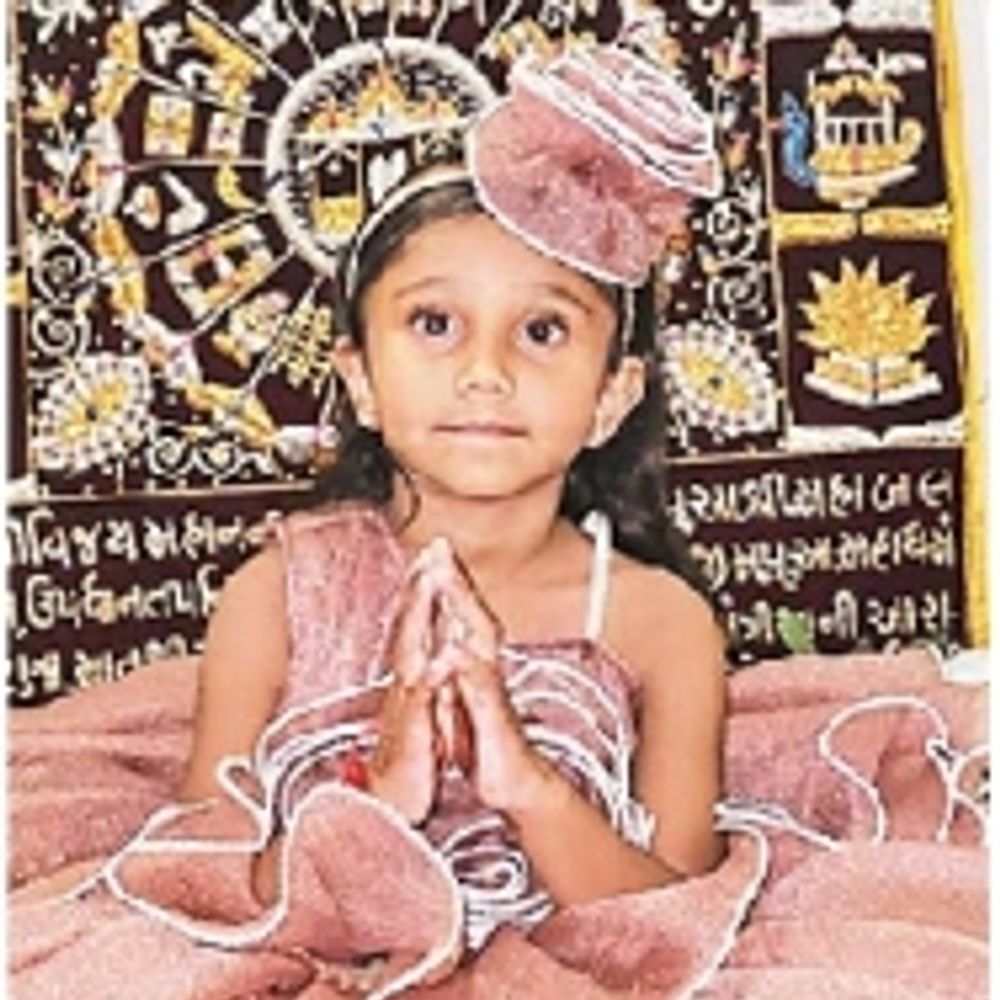 સંવત્સરી પર્વ: જૈનો સામૂહિક પ્રતિક્રમણ બાદ 'મિચ્છામી દુક્કડં' કહી ક્ષમા માંગશે