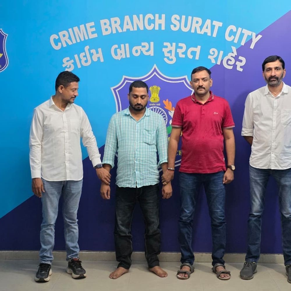 કાર મિકેનિક દિવસે રેકી કરી ફ્લેટનાં તાળાં તોડતો:મહારાષ્ટ્રથી હોટેલમાં રોકાઈને લૂંટ ચલાવતી 'ચોર ચોકડી', વરાછામાં ઘરફોડ ચોરી કરનાર આરોપી અંબરનાથથી ઝબ્બે