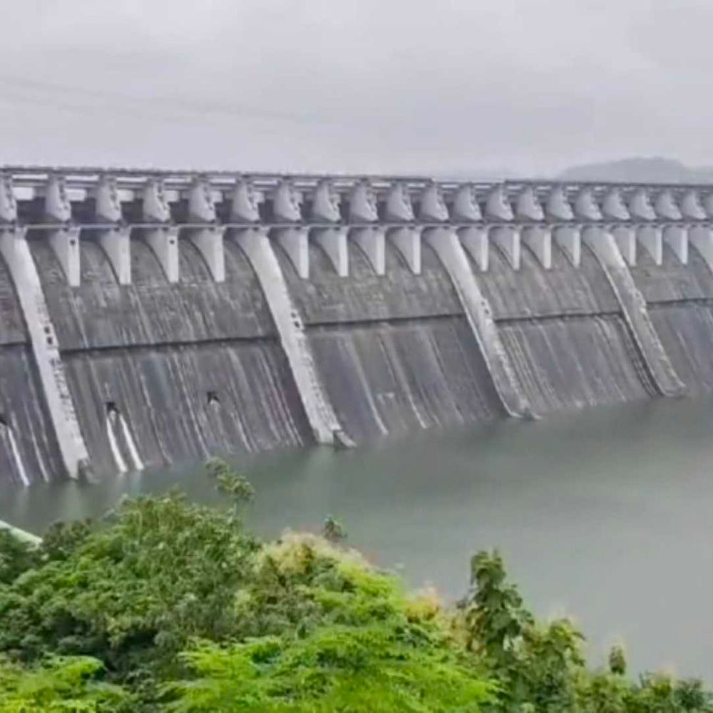 નર્મદા ડેમનું જળસ્તર 137.47 મીટરે પહોંચ્યું:મહત્તમ સપાટીથી માત્ર 1.21 મીટર દૂર, 50,970 ક્યુસેક પાણીની આવક