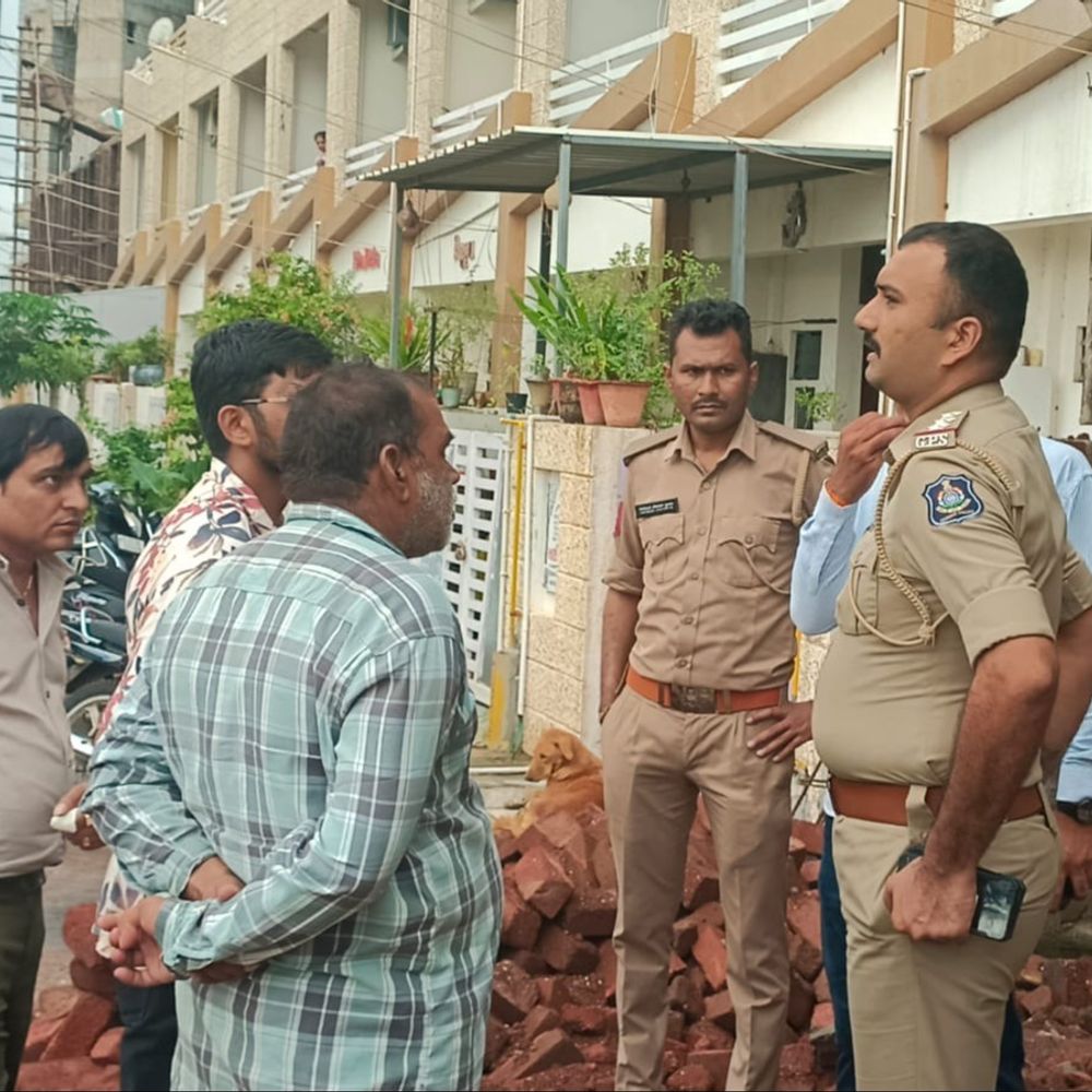 રાજકોટમાં હત્યાને આત્મહત્યામાં ખપાવવાનો પ્લાન:બહેનનો હાથ પકડનાર ઓડિશાના યુવકને MPના 3 મિત્રોએ પતાવી દીધો, બાંધકામ સાઈટની પાછળ લાશને ફેંકી દીધી