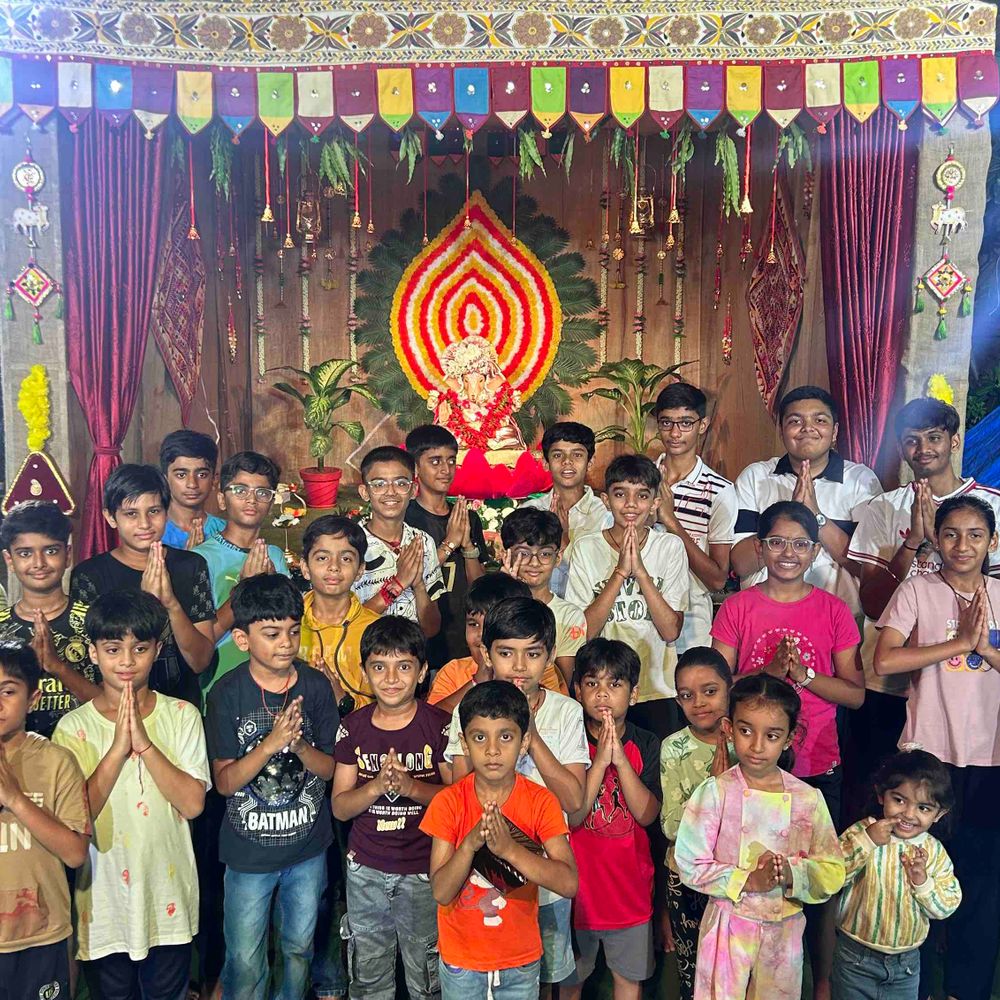 સાઉથ બોપલની ગાર્ડન રેસીડેન્સી-1માં બાળકો માટે ક્વિઝ યોજાઈ:ગણેશોત્સવના પ્રથમ દિવસે જ્ઞાનવૃદ્ધિ સાથે મનોરંજનનો કાર્યક્રમ કરાયો