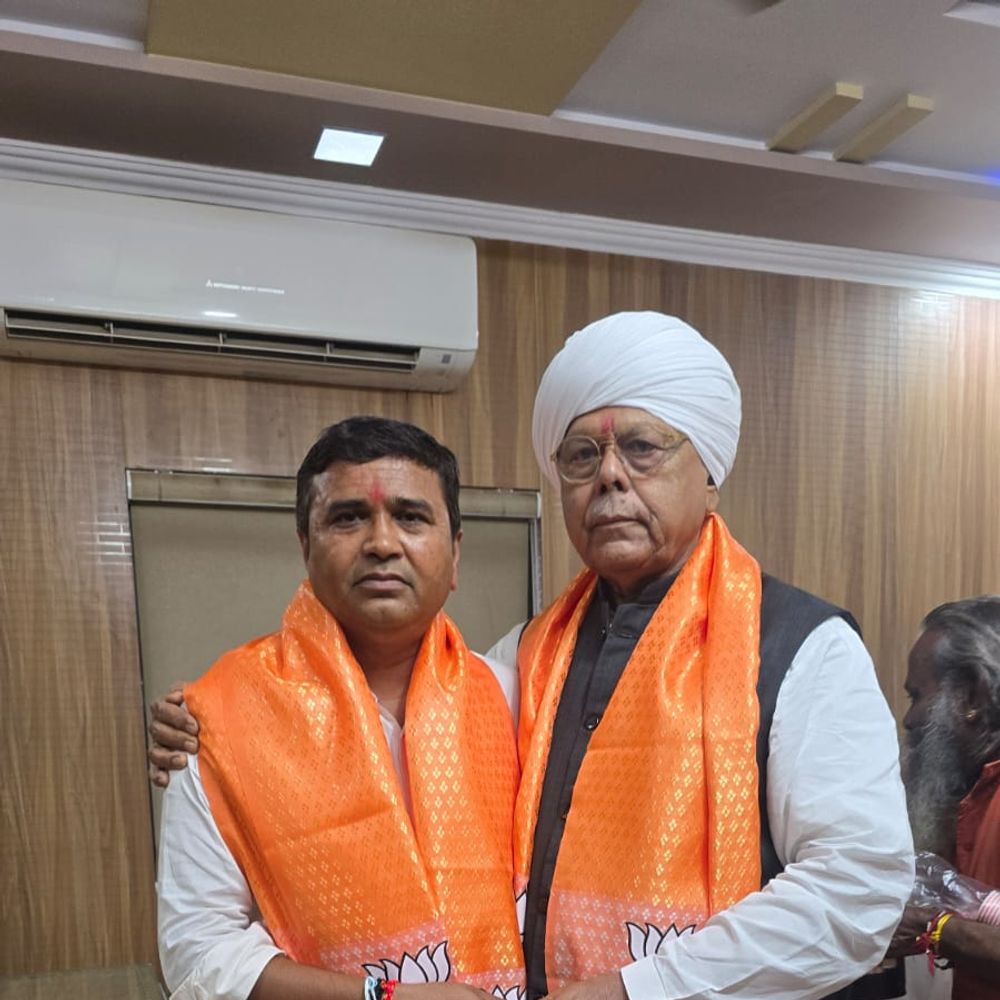 અમરતભાઈ દેસાઈ અને કરણસિંહ વાઘેલાને ફરી જવાબદારી:કાંકરેજ ખરીદ-વેચાણ સંઘના ચેરમેન વાઇસ ચેરમેનની બિનહરીફ વરણી