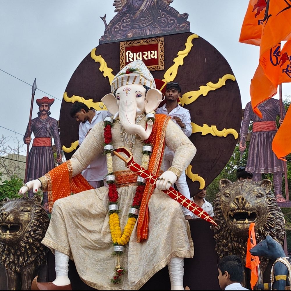 પર્યાવરણ અને રાષ્ટ્રનાયકને જોડતો શિવાજી મહારાજ સ્વરૂપની અનોખી વિનાયક પ્રતિમા