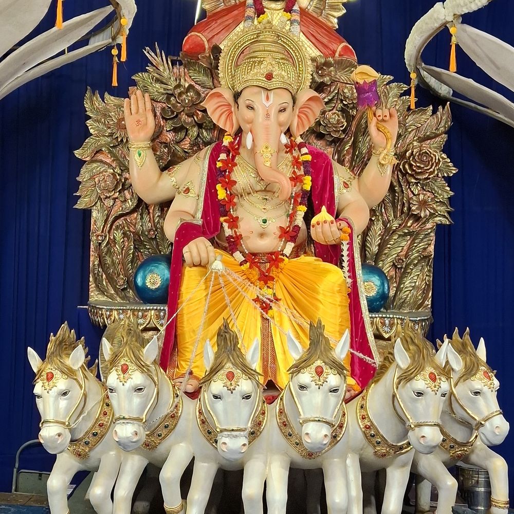 વલસાડમાં ગણેશ મહોત્સવનો પ્રારંભ:યુવા શક્તિ મંડળ દ્વારા મહાકાલની ઝાંખી, બળિયાદેવ યુવક મંડળમાં બાપાના દર્શને ભક્તોનું ઘોડાપૂર