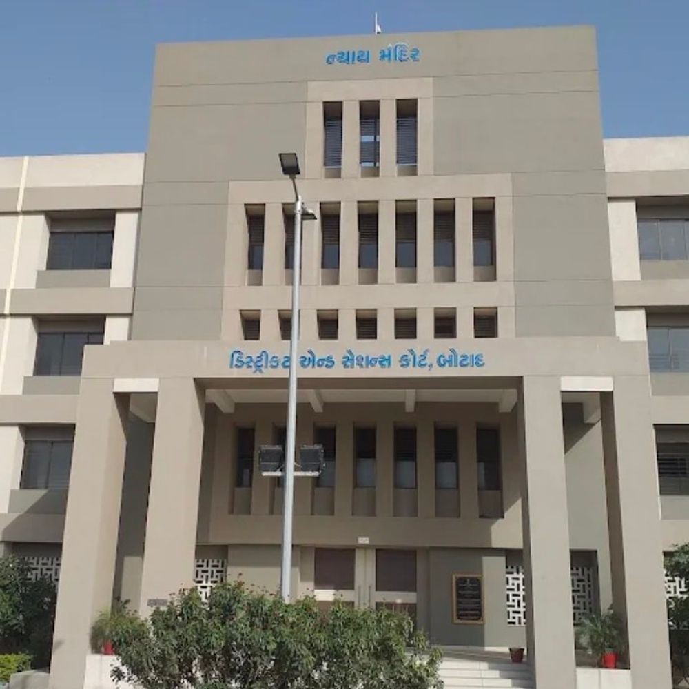 બોટાદ કોર્ટે વીમા કંપનીને 57 લાખ ચૂકવવા આદેશ કર્યો:અકસ્માત વળતર પેટે વ્યાજ અને ખર્ચ સાથે મૃતકના પરિવારને મળશે