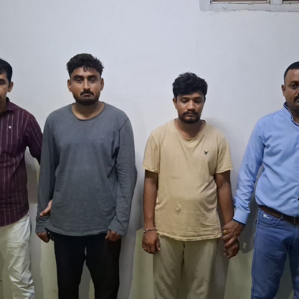 શેર બજારમાં ઊંચા વળતરની લાલચ આપી 1.64 કરોડની છેતરપિંડી:વલસાડ સાઇબર સેલે ડીસાથી 2 આરોપીને ઝડપ્યા, રિમાન્ડ પૂર્ણ થતાં જેલહવાલે