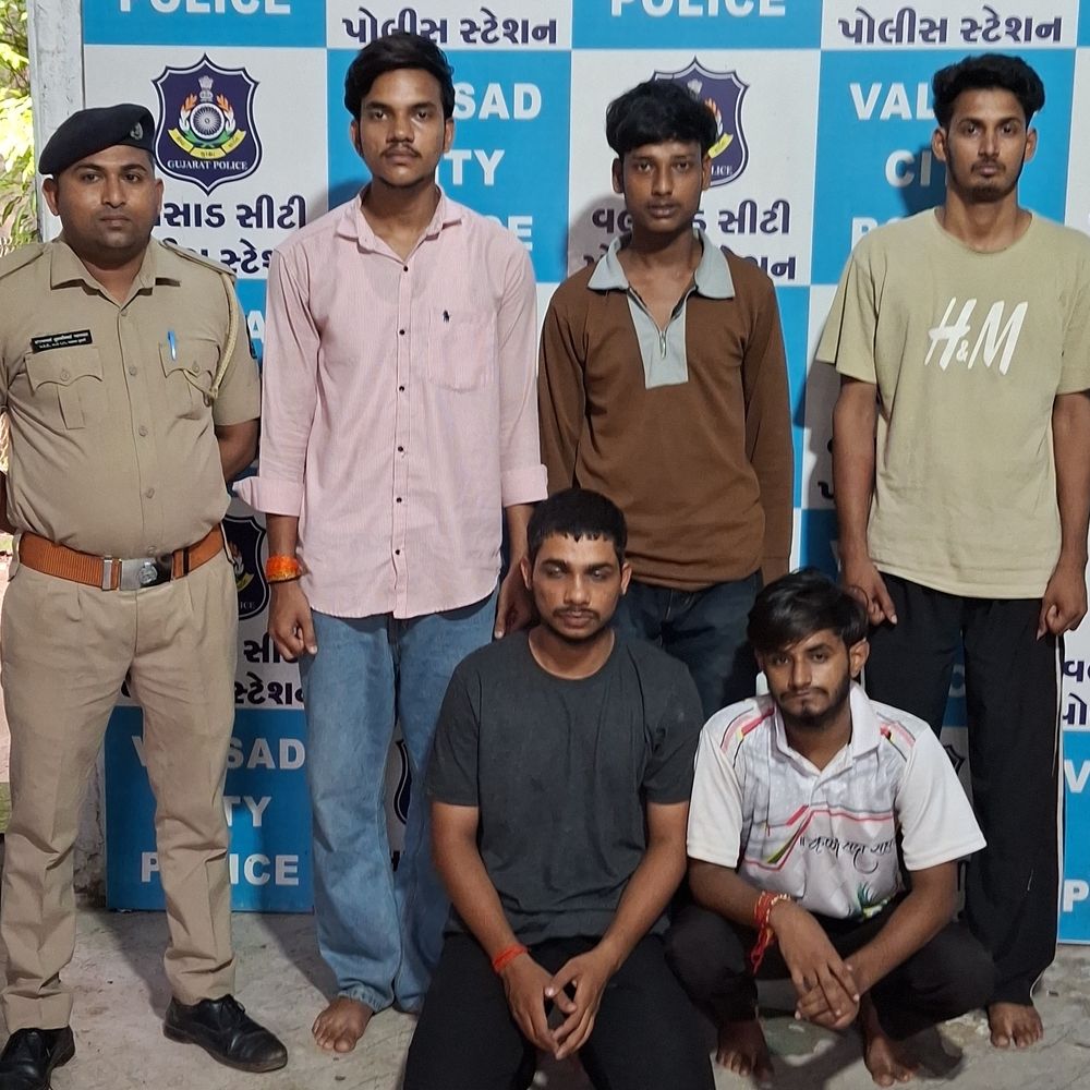 સમાધાનના બહાને બોલાવી મારામારી કરનાર 7 આરોપી ઝડપાયા:મોગરાવાડીમાં જૂની અદાવતમાં બે જૂથ વચ્ચે લાકડા-સળિયાથી હુમલો કરાયો હતો