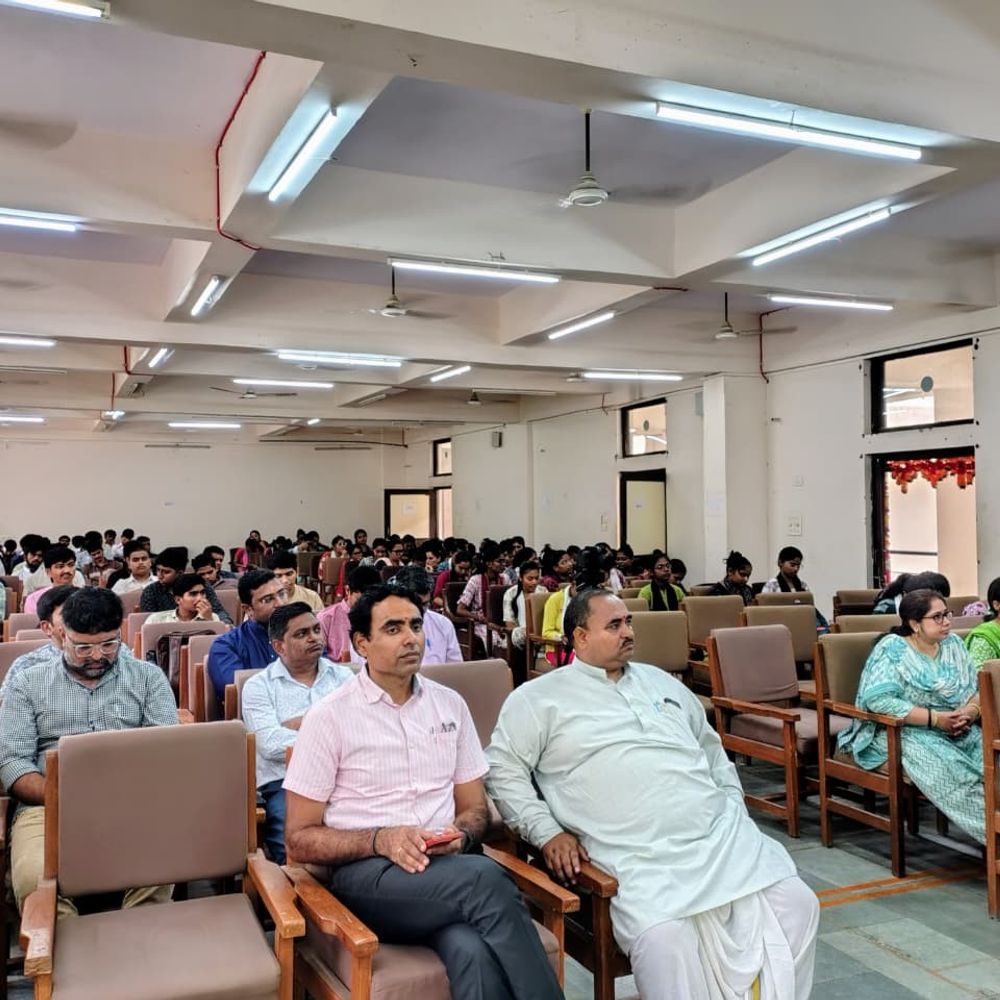 સોમનાથ સંસ્કૃત યુનિવર્સિટીમાં વાક્યાર્થ અને વાગ્વર્ધિની પરિષદનું ઉદ્ઘાટન:સંસ્કૃત અને શાસ્ત્રીય અભ્યાસને પ્રોત્સાહન આપવા રચના, અધ્યાપકો-વિદ્યાર્થીઓએ શોધપત્રો રજૂ કર્યા