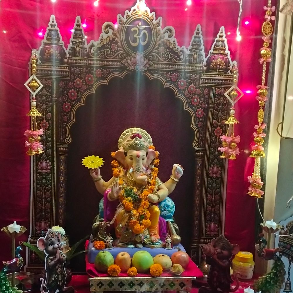 નિકોલની સાર્થક હેબિટેટમાં ગણપતિ બાપ્પાની સ્થાપના:ગણેશ મહોત્સવનો શુભ આરંભ, ભક્તિ અને આનંદનો માહોલ છવાયો