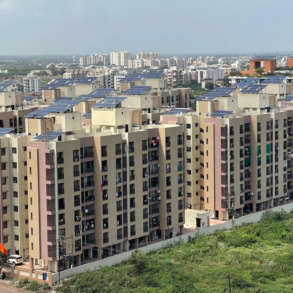 આવાસ ફાળવણીમાં ગેરરીતિની આશંકા !:રાજકોટમાં 163 આવાસોનો 3 સપ્ટેમ્બરે કરાયેલો ડ્રો રદ્દ કરવા મેયરનો હુકમ, ભાજપનાં મહિલા કોર્પોરેટર પાસે સંયુક્ત નામે આવાસ હોવાનું ખુલ્યું