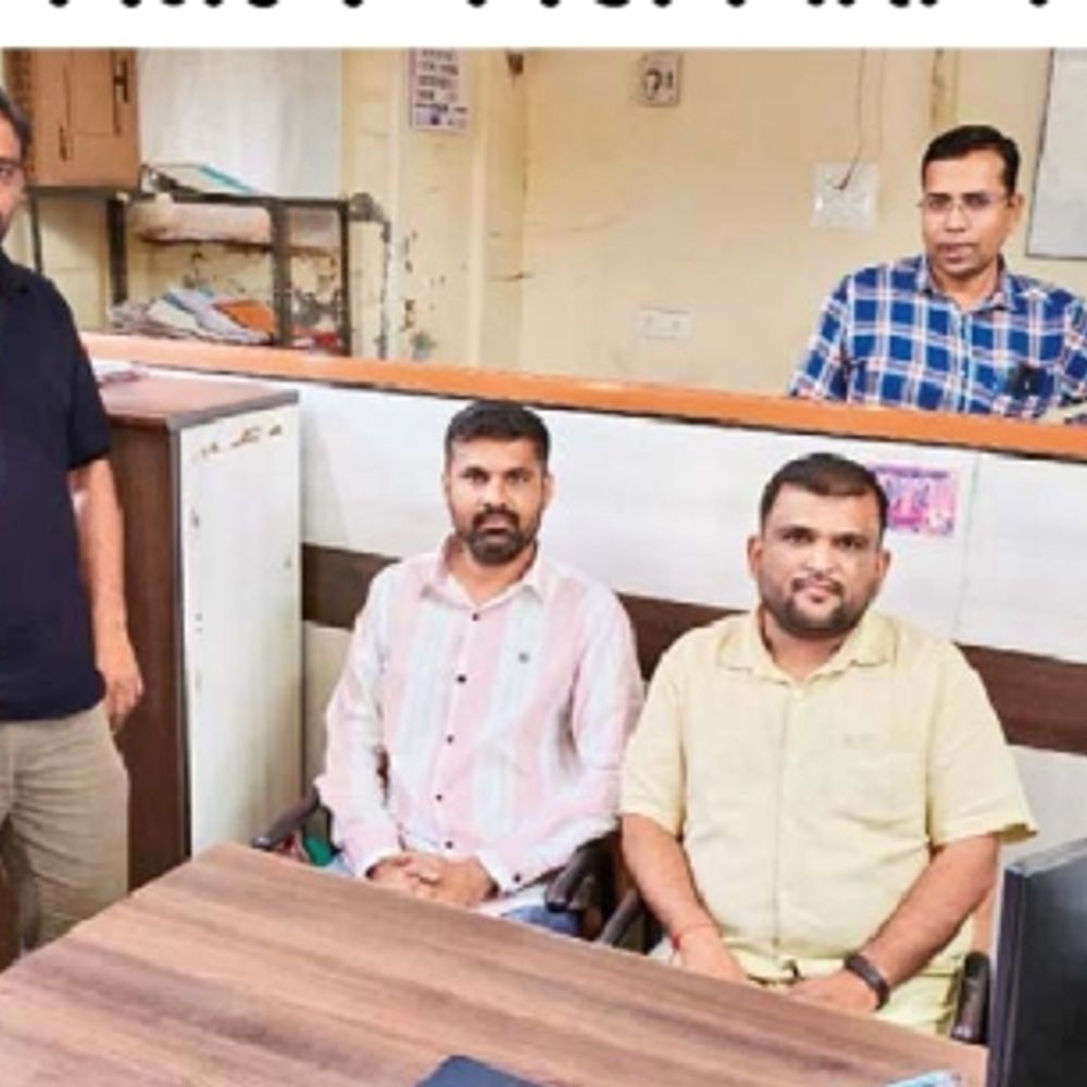 પ્રશ્નોનું નિરાકરણ ન આવતા પેનડાઉન અને કામગીરી બંધ રાખી:કચ્છના લેન્ડ રેકર્ડ વર્ગ-૩ના કર્મીઓની 21મીથી અચોકસ મુદ્દતની હડતાળ