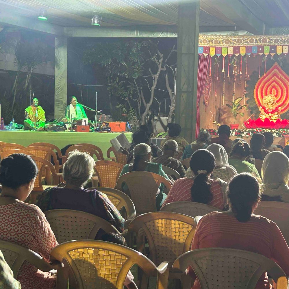 સાઉથ બોપલની ગાર્ડન રેસીડેન્સી-1માં સુંદરકાંડ પાઠનું આયોજન:ગણેશોત્સવ દરમિયાન રેણુકાબેનના સુમધુર કંઠે ભક્તિમય માહોલ છવાયો