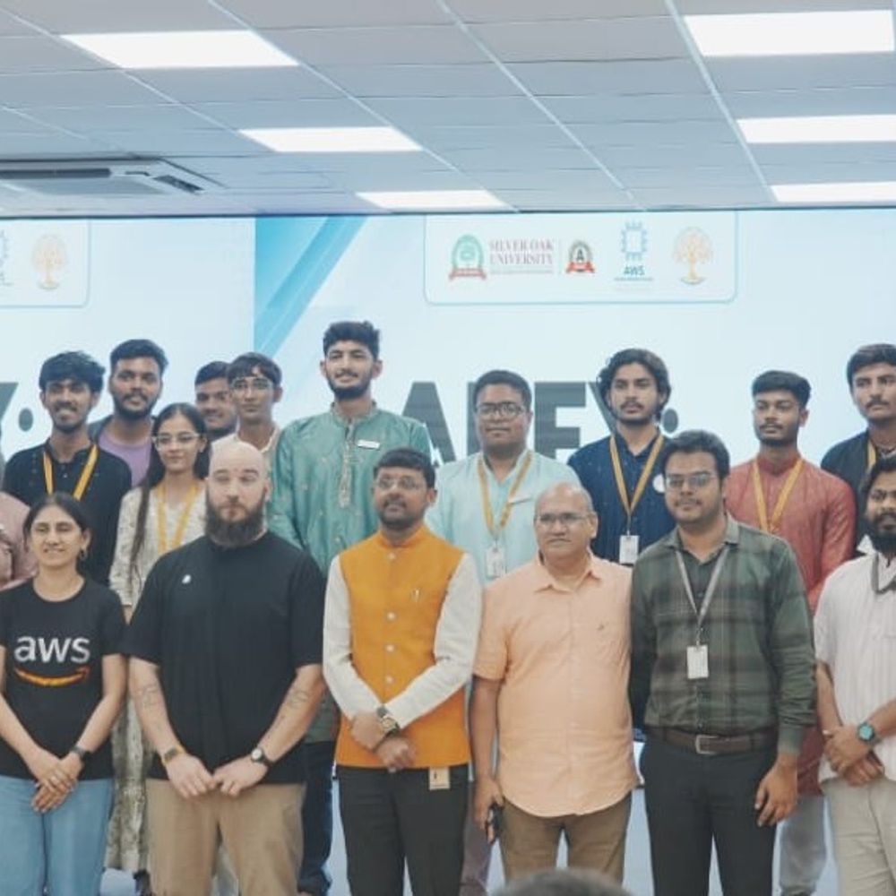 સિલ્વર ઓક યુનિવર્સિટીમાં AI-ક્લાઉડ પર APEX કાર્યક્રમ:USAના નિષ્ણાત ડાર્કો મેસરોસે વિદ્યાર્થીઓને ટેકનોલોજી માટે માર્ગદર્શન આપ્યું