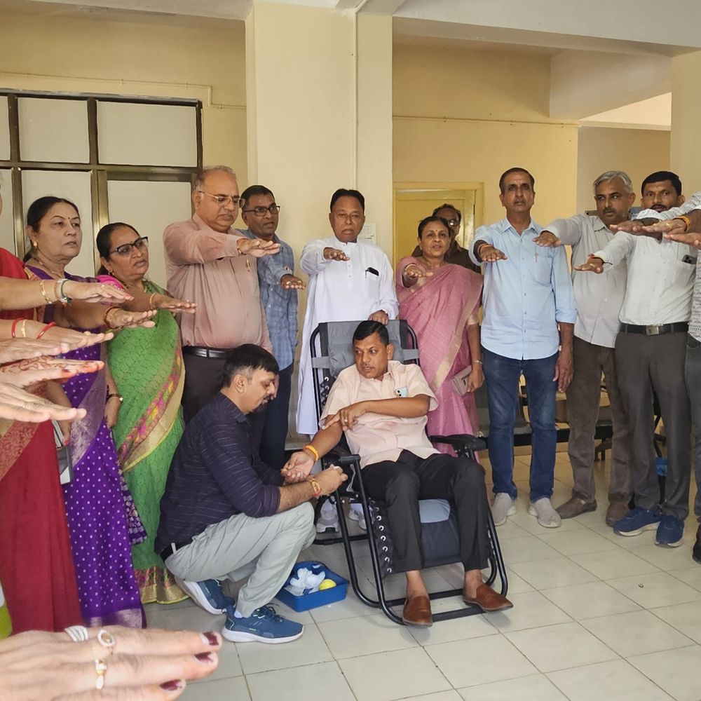 સાબરકાંઠામાં PMના જન્મદિવસે 6 સ્થળે રક્તદાન કેમ્પ યોજાયા:કુલ 202 બોટલ રક્ત એકત્ર થયું, દરેક સ્થળે રક્તદાન અંગેની પ્રતિજ્ઞા લેવામાં આવી