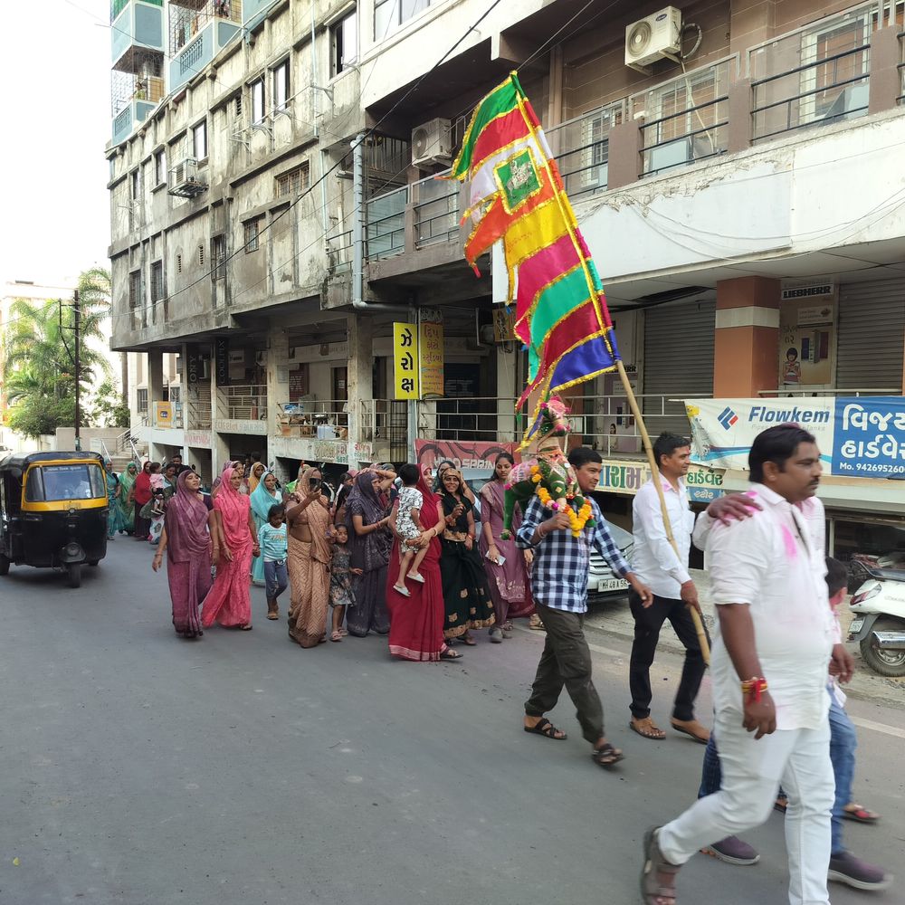 નવસારીમાં બાબા રામાપીર મંદિરે ભક્તિભાવપૂર્ણ ધજા ચડાવાઈ