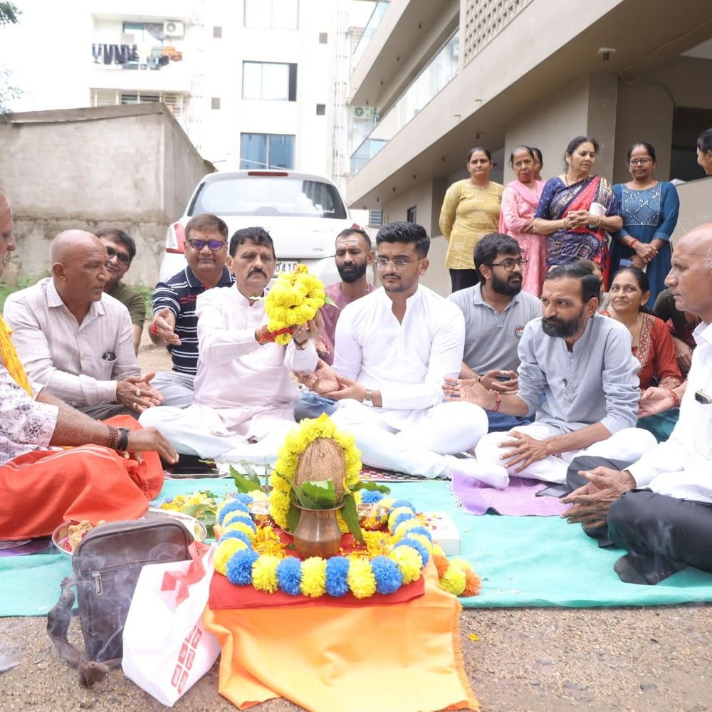 મોરબીની અવની સોસાયટીમાં 68 લાખના રોડનું ખાતમુહૂર્ત:રાજ્યમંત્રી કાંતિલાલ અમૃતિયાના હસ્તે વિકાસકાર્ય શરૂ, 550 મીટર લાંબો રોડ બનશે