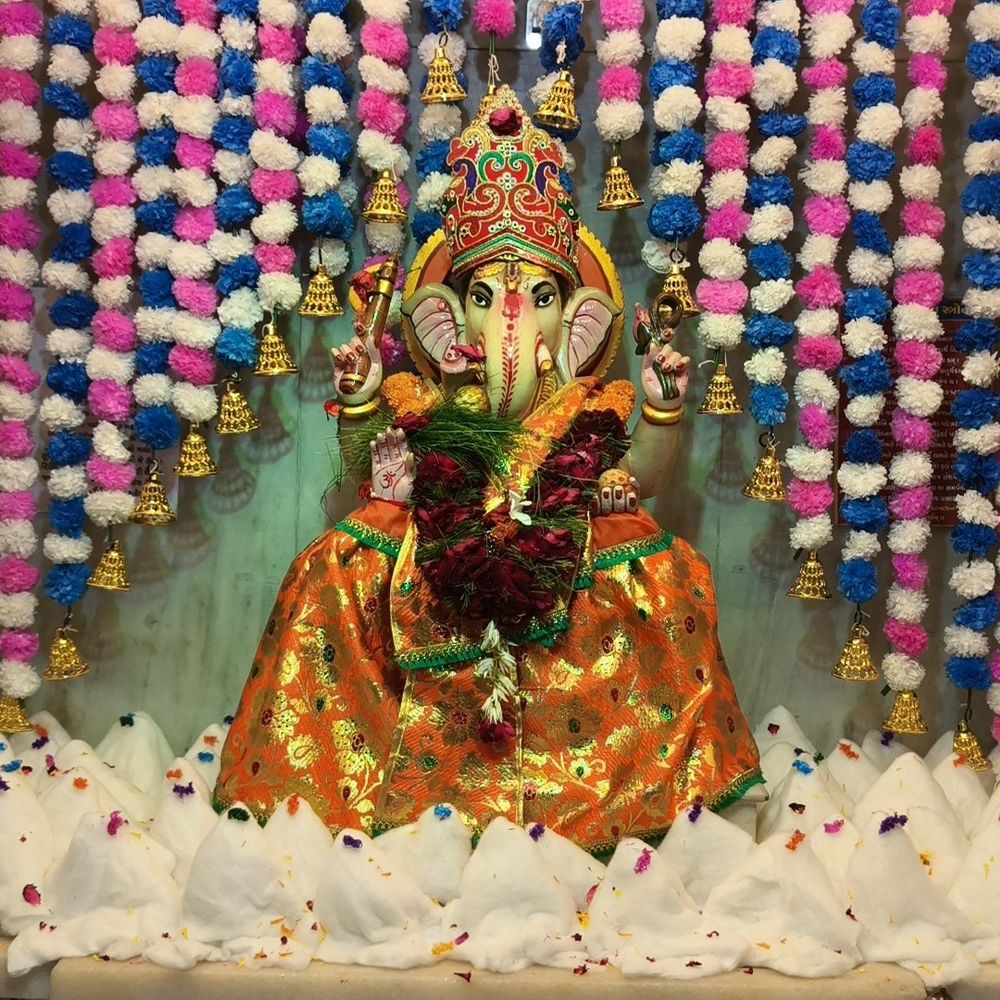 પાટણના યશધામ ફ્લેટમાં ગણેશોત્સવની ભવ્ય ઉજવણી કરાઈ:સિદ્ધિ વિનાયક મંદિરે સમૂહ આરતી અને લોકોએ ગરબાની રમઝટ બોલાવી