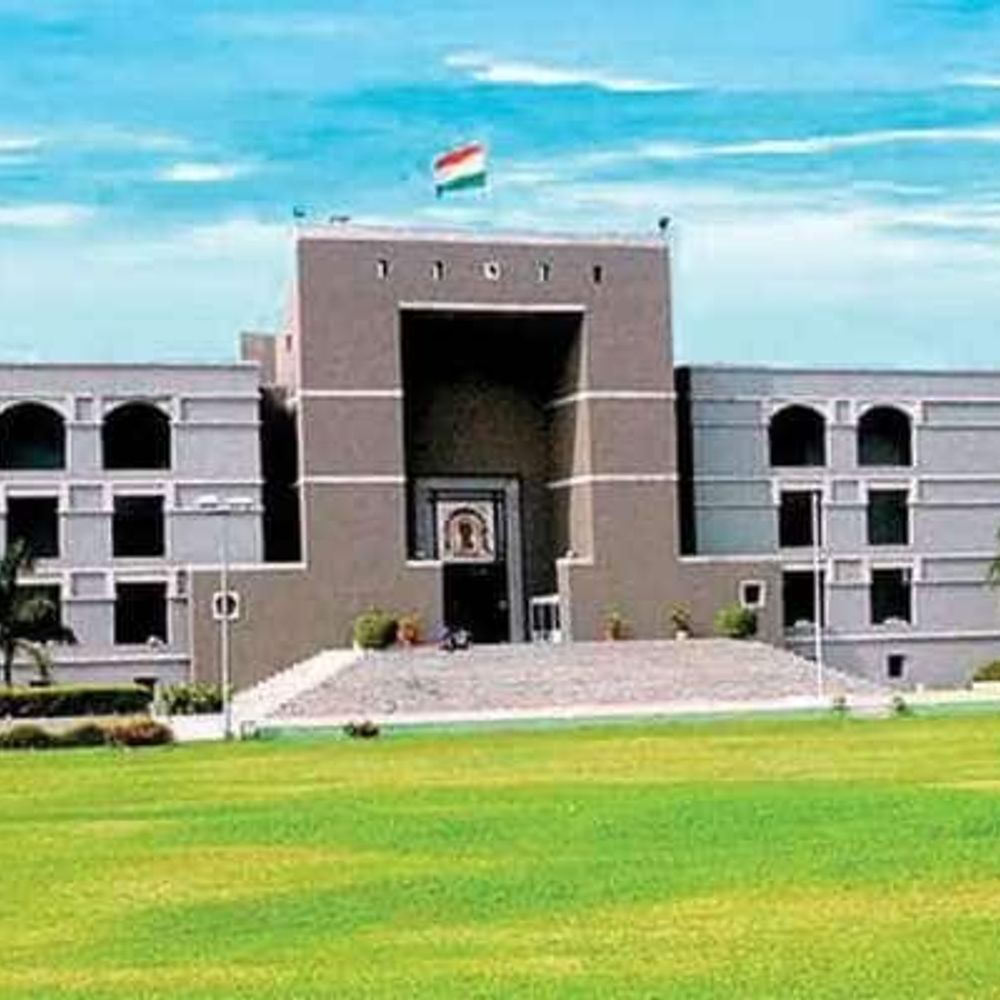 ફાયર વિભાગમાં ખાલી જગ્યાઓ મુદ્દે હાઇકોર્ટની ટકોર:ભરતીની સ્થિતિ અંગે સોગંદનામુ રજૂ કરવા સરકારને નિર્દેશ, અધિકારીઓની પોસ્ટ જ ખાલી, વધુ સુનાવણી 23 ડિસેમ્બરે