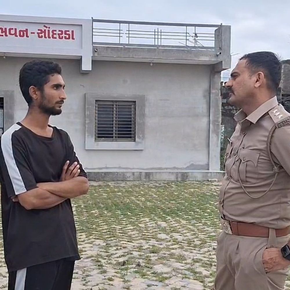 કેશોદના સોંદરડામાં પાયાની સુવિધા માંગવી દલિત યુવકને ભારે પડી:પંચાયત સભ્ય ગોરધન અમૃતિયાએ જાહેરમાં ગાળો ભાંડી ઢોર માર માર્યો, એટ્રોસિટી એક્ટ હેઠળ ગુનો દાખલ