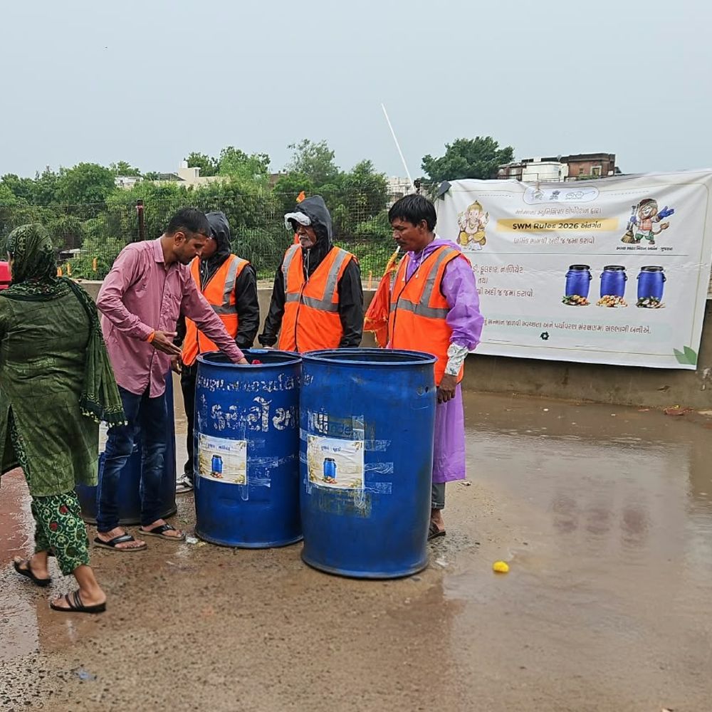 ભાસ્કર વિશેષ:મનપાની પહેલ... ફાયર સ્ટેશનમાં જ પૂજાપાનું સેગ્રીગેશન, ફૂલમાંથી અગરબત્તી અને પ્લાસ્ટિકનું રિસાયક્લિંગ કરાશે