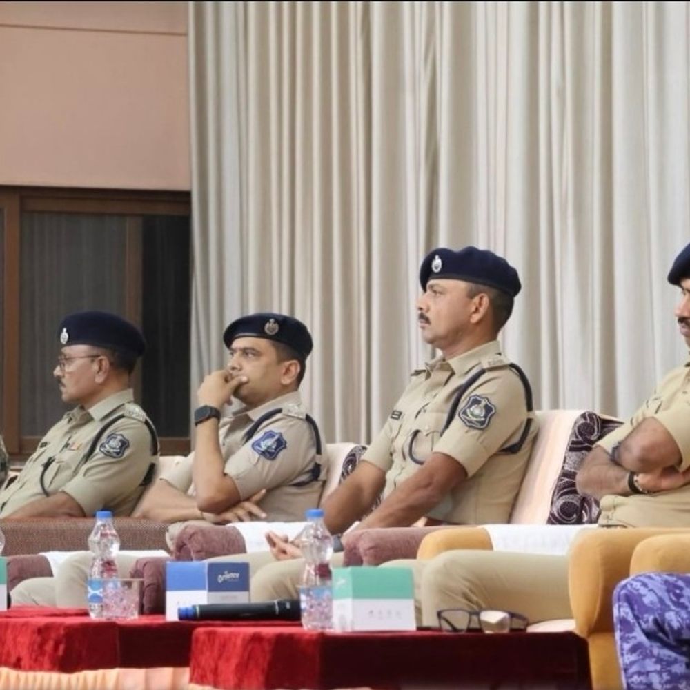 ગોધરામાં ગણેશ વિસર્જન માટે પોલીસ તંત્ર સજ્જ:કાયદો વ્યવસ્થા જાળવવા પંચમહાલ, મહીસાગર, દાહોદના અધિકારીઓની બેઠક યોજાઈ