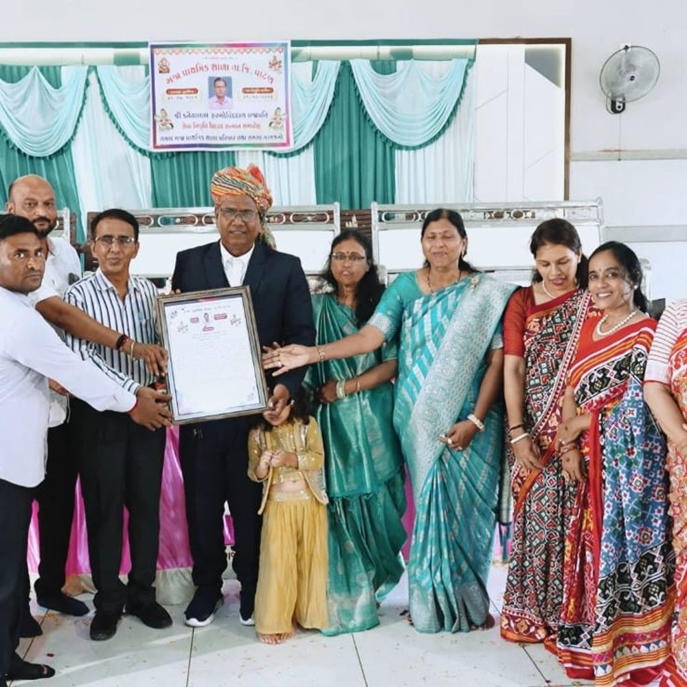 ગજા શાળાના મુખ્ય શિક્ષક કનૈયાલાલ પ્રજાપતિ નિવૃત્ત થયા:૩૫ વર્ષની સેવાઓ બાદ શાળા પરિવાર અને ગ્રામજનોએ સન્માન કર્યું