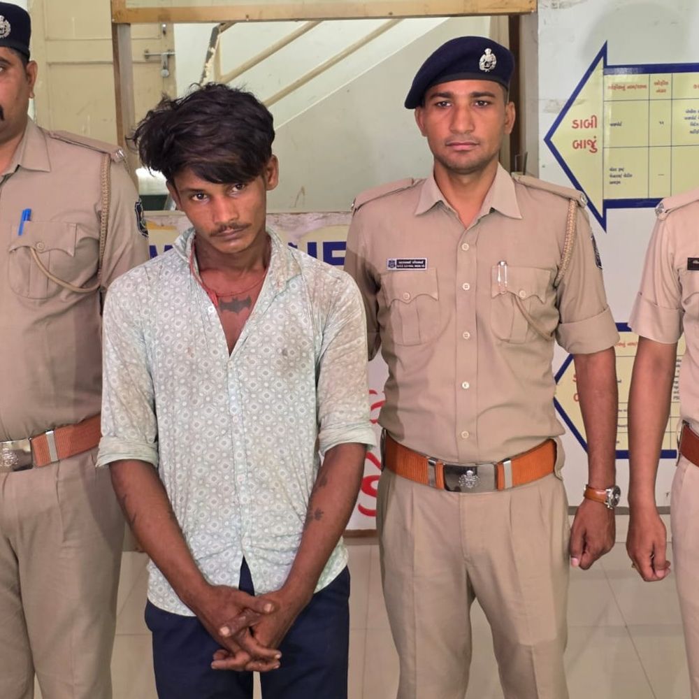 ભાડજ ગામમાં ચોરી કરનાર ઝડપાયો:ચોરે દાગીના જમીનમાં દાટ્યા હતા, ₹10.70 લાખનો મુદ્દામાલ જપ્ત