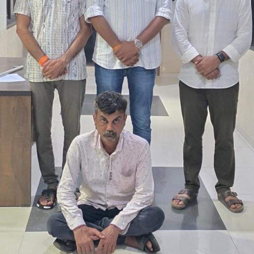 રાજકોટ જેલમાંથી પેરોલ પર ફરાર કેદી સુરેન્દ્રનગરમાંથી પકડાયો:9 સપ્ટેમ્બરે જેલમાં હાજર થવાને બદલે બહાર ફરી રહ્યો હતો