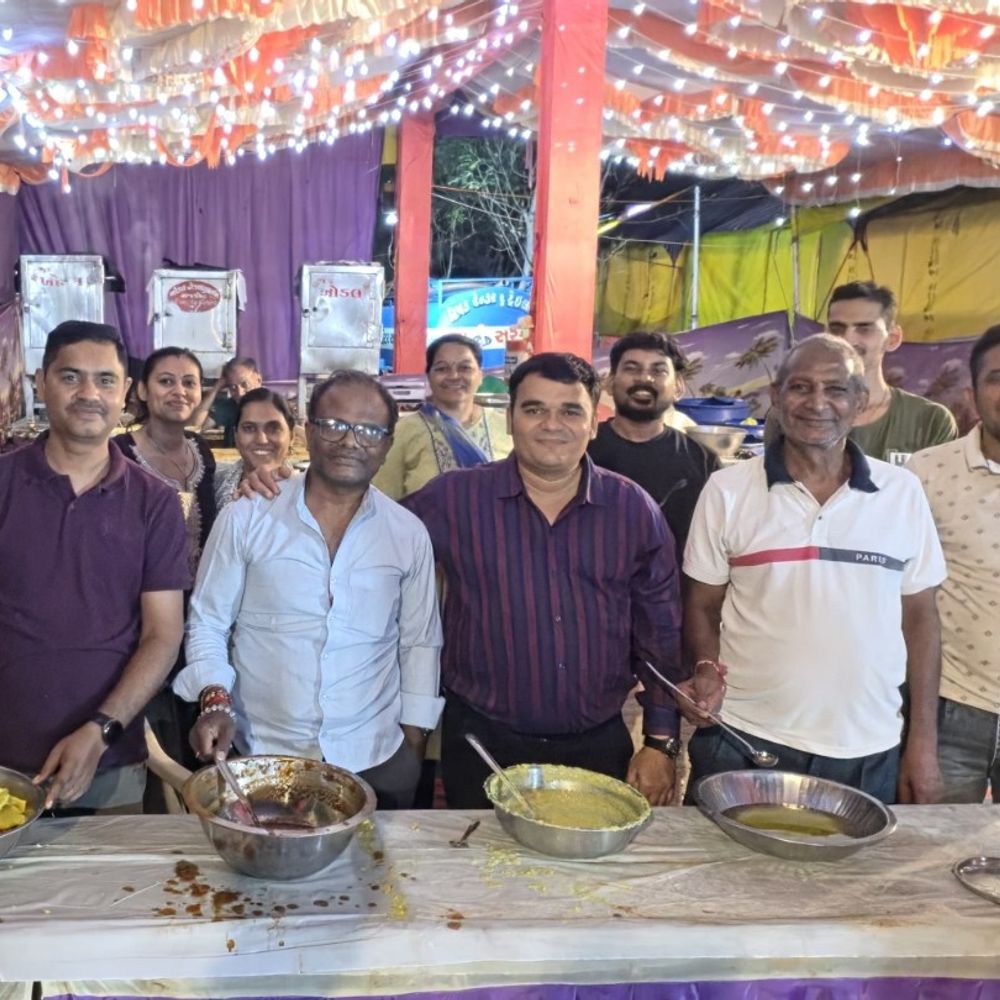 વસઈ ખાતે અંબાજી પદયાત્રીઓ માટે 5 દિવસીય સેવા કેમ્પ શરૂ:'સેવા એ જ સાધના' ના સૂત્ર સાથે સ્વયંસેવકો અવિરત સેવામાં કાર્યરત