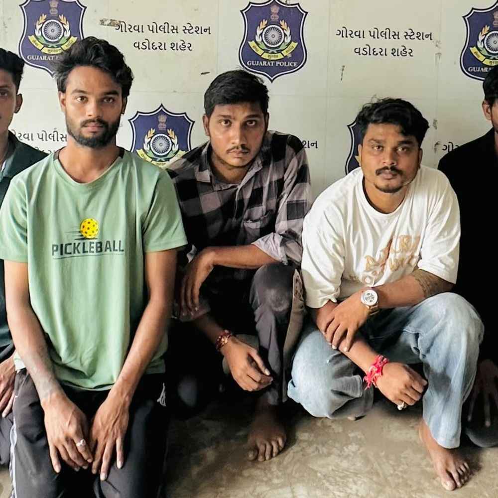 હોર્ન વગાડવા-ઓવરટેક મુદ્દે દંપતી સાથે મારામારી કરનાર 5 ઝડપાયા:વડોદરામાં જાહેર રોડ પર બોલાચાલી બાદ પાંચેયે મળીને દંપતી સાથે ઝઘડો કરી મારામારી કરી હતી