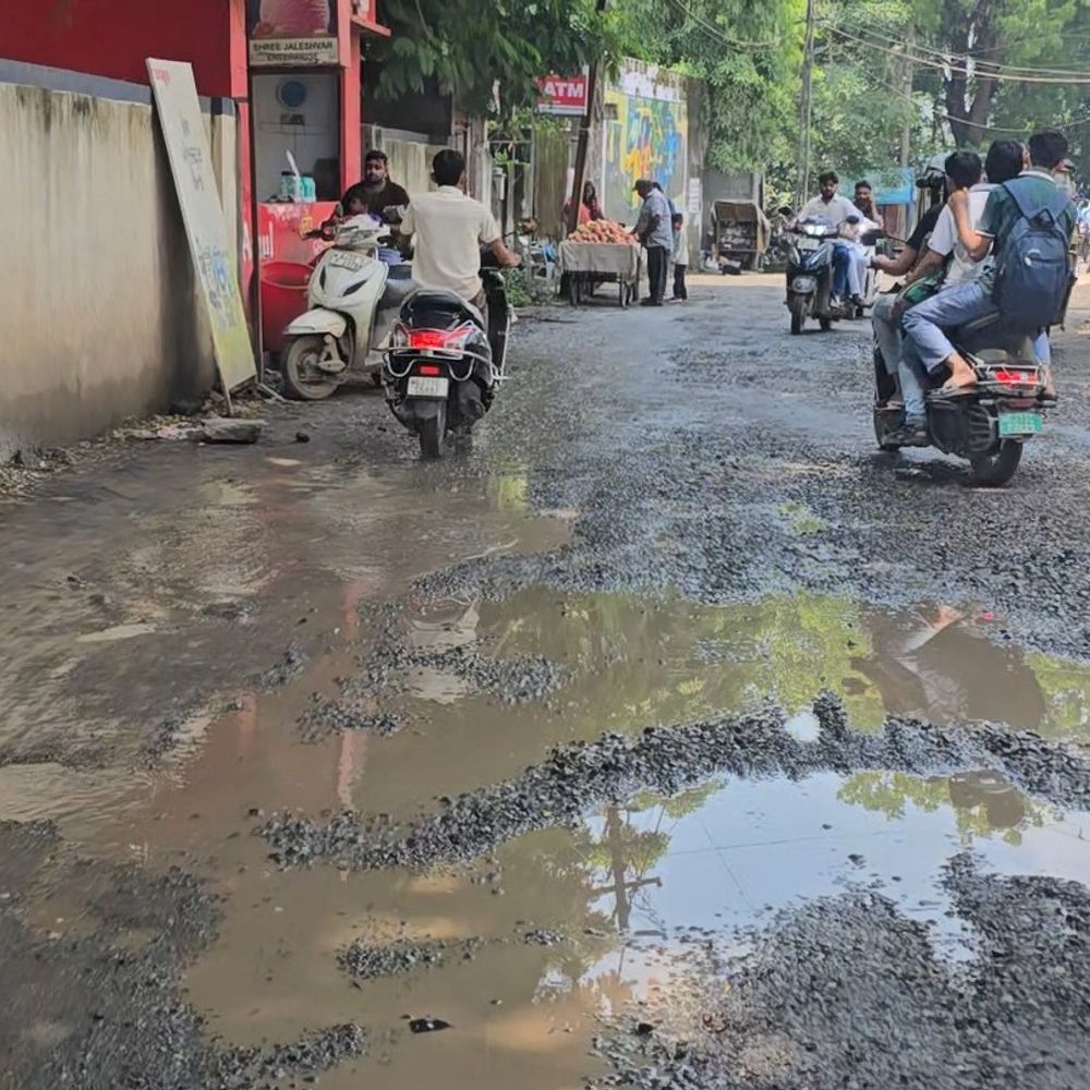 લોકોની પરેશાની વચ્ચે વિકાસ કાર્યોના વાજા વગાડતા પદાધિકારીઓ:અઢી ઇંચ વરસાદે મહાનગરપાલિકાની કામગીરીની પોલ ખોલી,વિપક્ષે કહ્યું નરસૈયાની નગરી ને પદાધિકારીઓએ નરક નગરી બનાવી દીધી,સાર્વજનિક પ્લોટોમાં પેવર બ્લોક નાખી કરોડોનો ભ્રષ્ટાચાર
