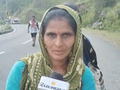 'મને માનતાથી નોકરી મળી ગઈ', VIDEO:'છોકરીના માથાની ગાંઠનું ઓપરેશન સફળ થઈ ગયું', ભાદરવી પૂનમના મેળે પગપાળા જતા ભક્તોએ શું શું કહ્યું?