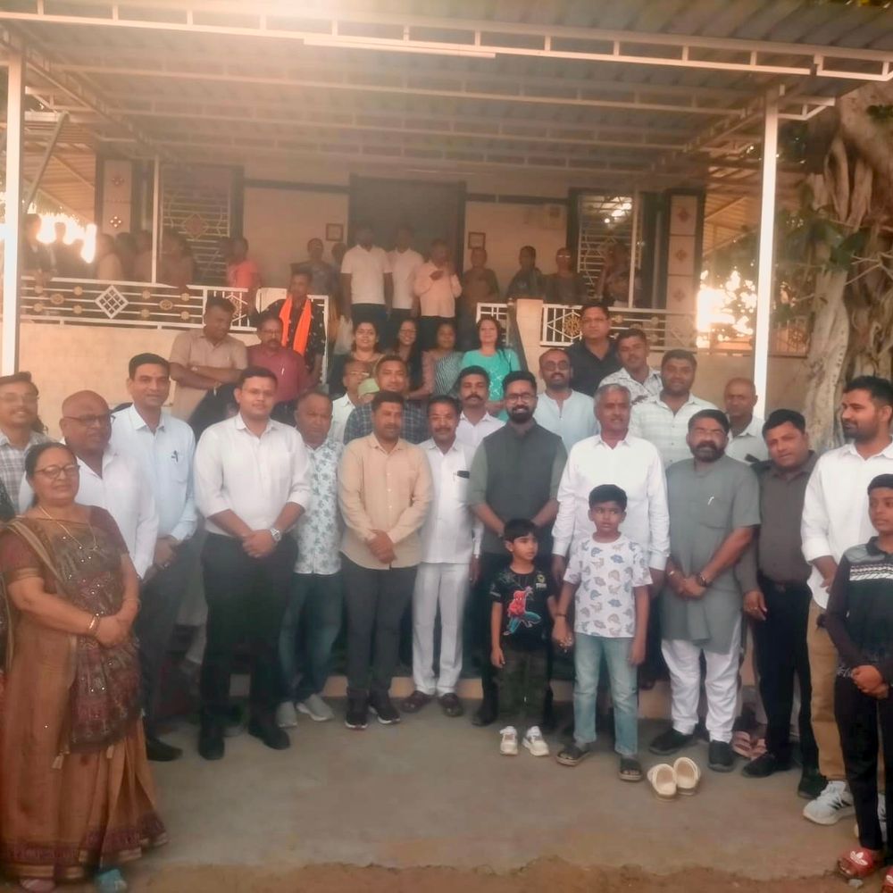 નખત્રાણામાં રામદેવજી મહારાજના મેળાનો પ્રારંભ:ધારાસભ્ય પ્રદ્યુમનસિંહ જાડેજાએ નેજો ચડાવ્યો, ત્રણ દિવસ ચાલશે, ભક્તો ઉમટ્યા